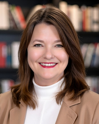Lisa Foss headshot